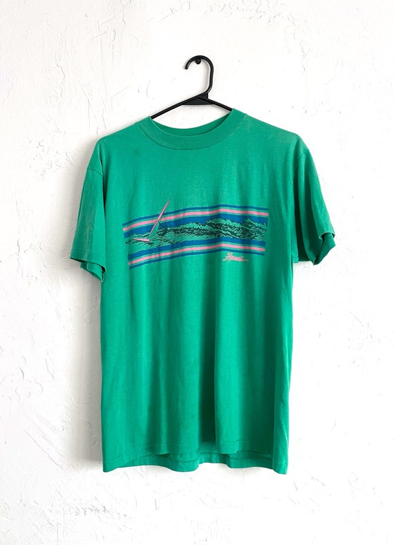 Vintage Green Hawaii Surf Design Tee