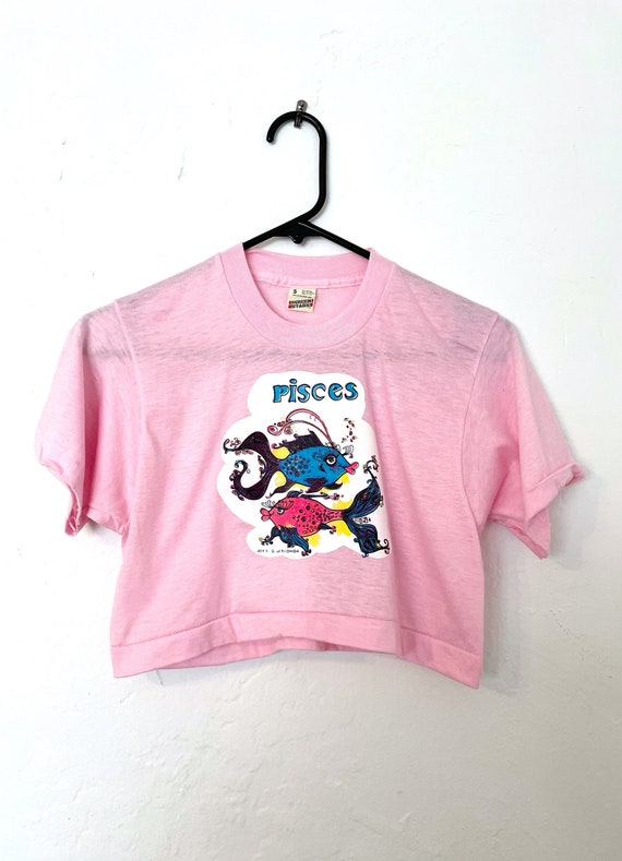 Vintage 70s Pisces Baby Pink Cropped Tee