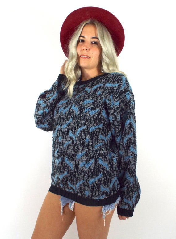 Vintage 80s Cozy Oversized Black and Blue Graphic… - image 6