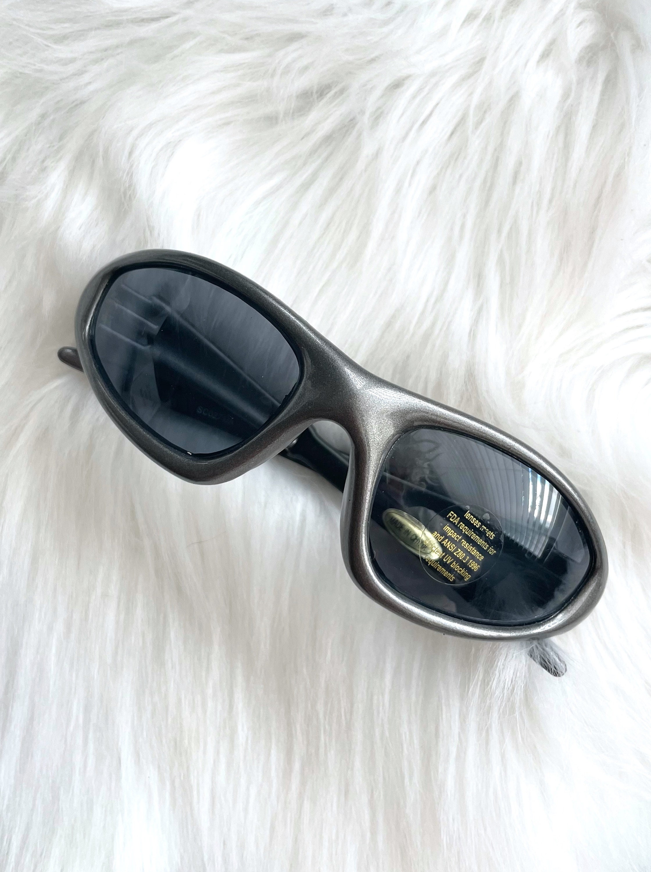 【archive】 00s oakley fives y2k punk archive】 00s oakley fives y2k punk