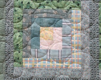 Green Bubbles Calico Log Cabin Crib Quilt
