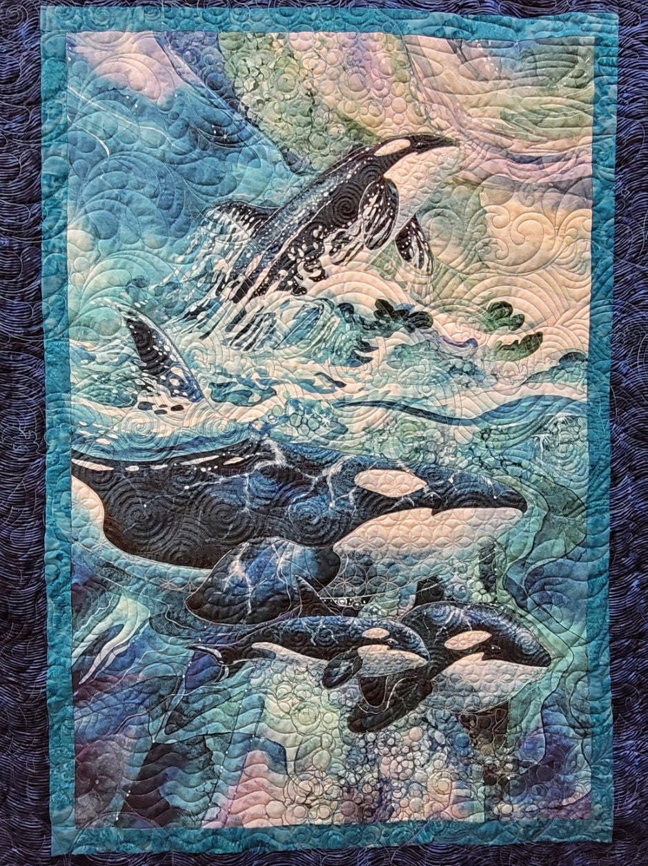 Under The Moon Whale WJ0804015CL Quilt main image 0