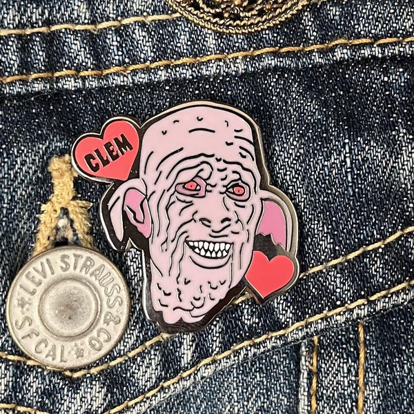 Pin de esmalte de Clem (Buffy, la cazavampiros)