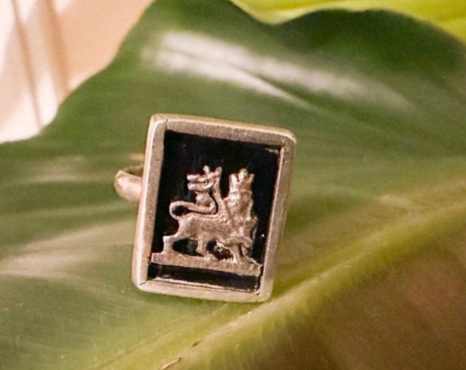 Featured listing image: Vintage dead stock sterling silver Lion of Judah signet adjustable ring