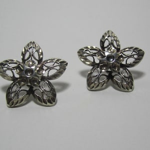Star Earrings Sterling Silver Lacy Flower Diamond Cut Shine Pierced Stud Vintage Celestial (E102)