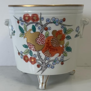 Vintage Chinese Porcelain Footed Planter with Hand Painted Pomegranates, Vintage Pomegranate Floral Jardiniere, Chinese Export Chinoiserie