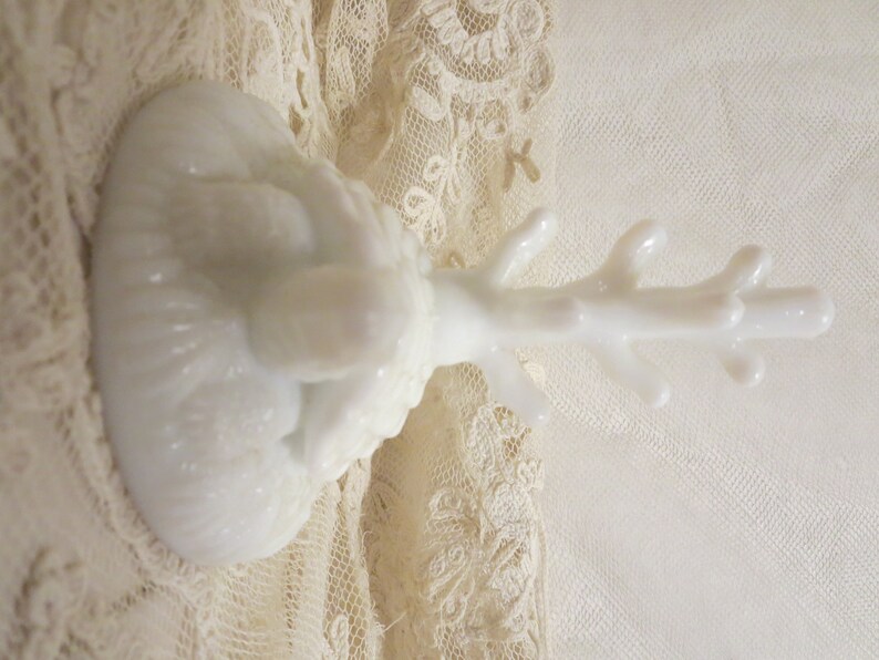Vintage Pressed Milkglass Sculpture Vintage Milkglass Turtle Ringholder Milkglass Turtle Figurine Vintage Turtle Figurine Vintage Ringtree