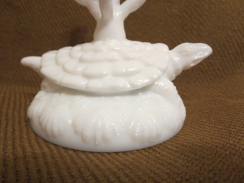 Vintage Pressed Milkglass Sculpture Vintage Milkglass Turtle Ringholder Milkglass Turtle Figurine Vintage Turtle Figurine Vintage Ringtree