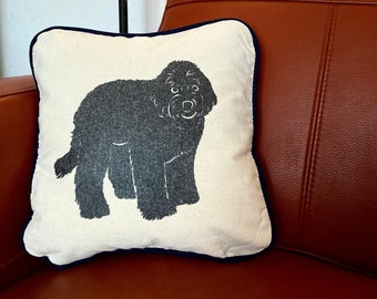 Berniedoodle Silhouette Pillow: Custom Dog Breed Decor