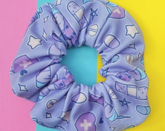 Purple Menhera Scrunchie with Pills Bandages and Syringes - Menhera Yume Yami Kawaii Hair Tie for Nurses, Pastel Purple