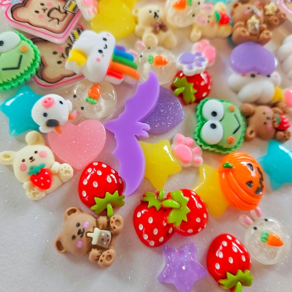 15 Kawaii Cabochons, Animal Mix, Small Plastic Cute Cabochons for Decoden