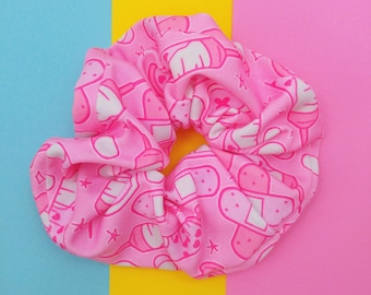 Pink Needle Menhera Scrunchie with Pills Bandages and Syringes - Yume Yami Kawaii Hair Tie for Nurses, Pastel Pink Menhera Scrunchie