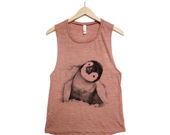Penguin Tank Top for Women Animal Shirt Muscle Tee Gift for Women Yoga Tank Screen Print Vacay Shirt for Friend Funny Muscle Tank for Girl
