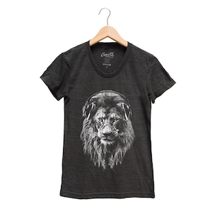 ライオンシャツ、レディースジュニアTシャツ、アニマルプリントTシャツ、ヘッドフォンTシャツ、半袖Tシャツ、女性へのギフト、スクリーンプリント、グラフィックTシャツ