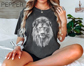 Comfort Colors® Lion T shirt, Unisex T-shirt, Women's T-shirt, Animal Shirt, Cat Lover T-shirt, Retro T-shirt, 100% Cotton, Summer Shirt