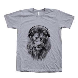 Lion T-shirt, Unisex Tshirt, Men&#39;s Graphic Tee, Screen Print Shirt, Crew Neck, Gift for Dad, Gift for Men, Black T-shirt