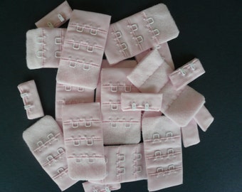 Bra / Lingerie Hooks and Eyes 28mm Wide. 2 x 3 rows.  Baby Pink Colour