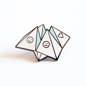 Origami Fortune Teller Enamel Pin Lapel Pin Badge - White Hard Enamel 80s/90s Retro