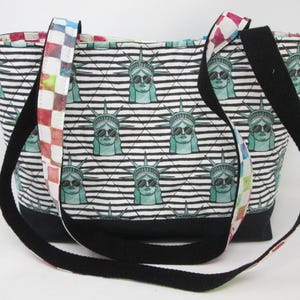 Sac à bandoulière fabriqué à la main, sac à main, statue Liberty, lunettes de soleil, patriotique 250, 4 juillet, déclaration Americana, accessoire de mode, fête d'été