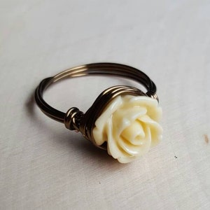 White Rose Ring, Ivory Flower Ring, Rose Jewelry, Rose Ring, White Rose Jewelry, Bridesmaid Ring, Bridal party jewelry, Bridesmaid Gift image 3