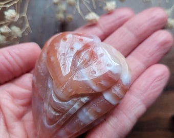 Yoni Crystal, Agate Stone Vulva Carving, Fertility Amulet, Vagina Stone, Crystal Vulva Carving, Goddess Rock, Source of Life Healing Stone