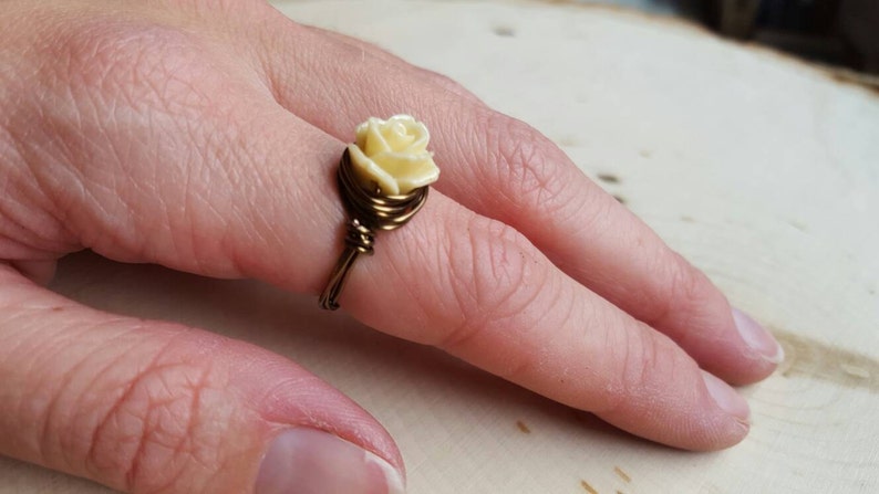 White Rose Ring, Ivory Flower Ring, Rose Jewelry, Rose Ring, White Rose Jewelry, Bridesmaid Ring, Bridal party jewelry, Bridesmaid Gift image 5