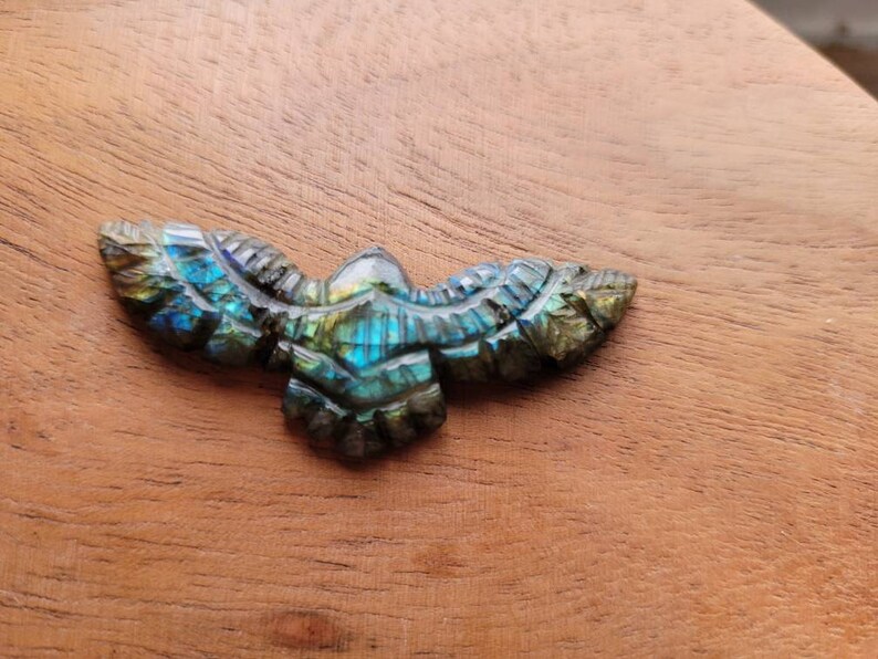 Rainbow Flash Labradorite Crystal Eagle, Spirit Eagle Crystal Totem, Throat Chakra Guardian Spirit Eagle, Labradorite Crystal Bird Carving image 3