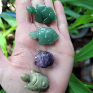 Tiny Jade Turtle Crystal, Green Serpentine Turtle Carving, Crystal Healing Turtle Gift, Small Green Turtle Stone, Tortuga Stone image 1