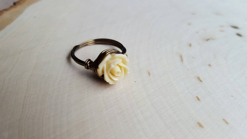 White Rose Ring, Ivory Flower Ring, Rose Jewelry, Rose Ring, White Rose Jewelry, Bridesmaid Ring, Bridal party jewelry, Bridesmaid Gift image 3