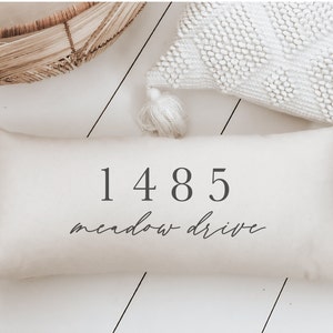 Almohada lumbar - Dirección personalizada - Estilo rústico, decoración del hogar, regalo de inauguración de la casa, almohada decorativa, algodón orgánico, hecho a mano