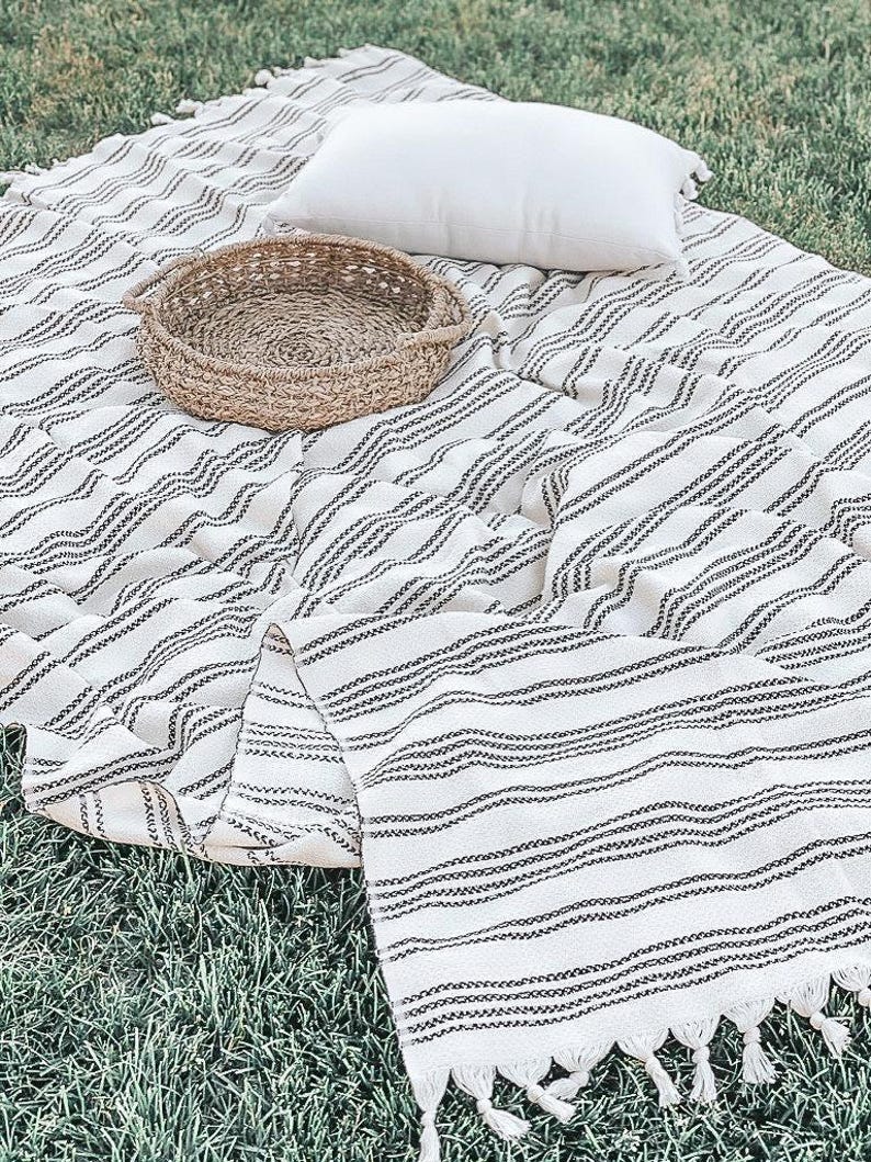 Oversized Picnic Blanket | Outdoor Picnic Essential, Neutral Home Decor, Housewarming Gift afbeelding 1