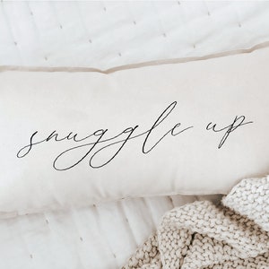 Almohada lumbar - Snuggle Up - Decoración de dormitorio, artículos para el hogar, regalo de inauguración de la casa, funda de cojín, almohada decorativa, regalo para recién casados, decoración acogedora del hogar