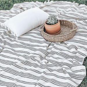 Oversized Picnic Blanket | Outdoor Picnic Essential, Neutral Home Decor, Housewarming Gift afbeelding 6