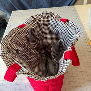 Univ if GA Quilted Tote Bag w/ Black & White checked Gingham Ruffle/Lining and GA patch.