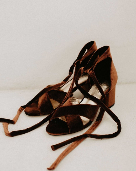 Scarpe da sposa in velluto ruggine tacchi ruggine sandali | Etsy Italia
