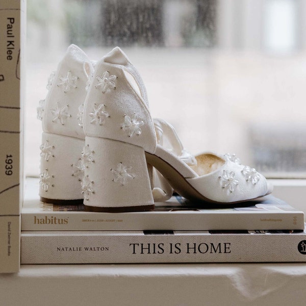 Pearl White Velvet Bridal Shoes, Block Heel Wedding Footwear with Ankle Ties and Crystal-Beaded Daisies for a Luxurious Elegant bridal look