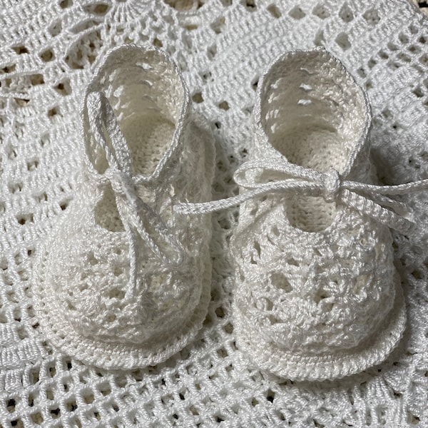 Crochet Baby Lia Kristina christening booties, thread booties, booties crochet pattern, baby pattern, baby crochet, crib shoes, thread baby