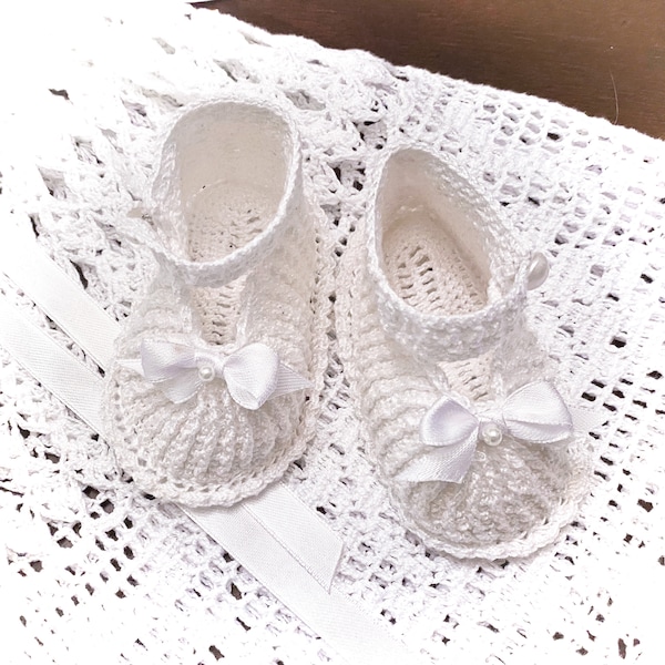 Crochet booties Lilly Anne christening thread pattern, crochet christening pattern, thread crochet, baby pattern, christening booties, baby