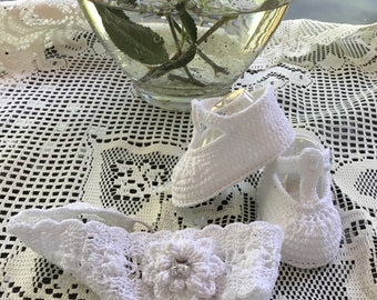 hand crochet Field of flowers booties 2 and headband, christening booties and headband, baby booties, baby headband, handmade, baby items
