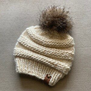 SLOUCHY ROLLING HILLS Beanie with Faux Fur Pom