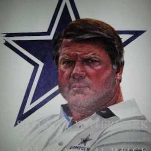 Puede incluir: Una ilustración a color de un hombre que lleva una camisa blanca con una estrella azul en la parte delantera. El hombre tiene la cara roja y una expresión seria. El fondo es una estrella azul con contornos blancos.