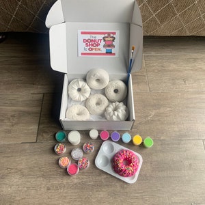 Paint Ceramic Kit/Donut Painting Kit/Paint Your Own Donuts Gift Box/Kid’s Donut Painting Activity/Kids Party Craft/Ceramic Donut Paint Gift