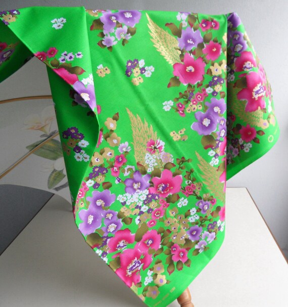 VENTE Kimono coton style japonais, orienta orienta japonais, Asain tissu jardin de printemps vert avec imprimé floral en rose, violet, blanc, or : 2 m. (016) bd7f4f VENTE Kimono coton style japonais, orienta orienta japonais, Asain tissu jardin de printemps vert avec imprimé floral en rose, violet, blanc, or : 2 m. (016) bd7f4f