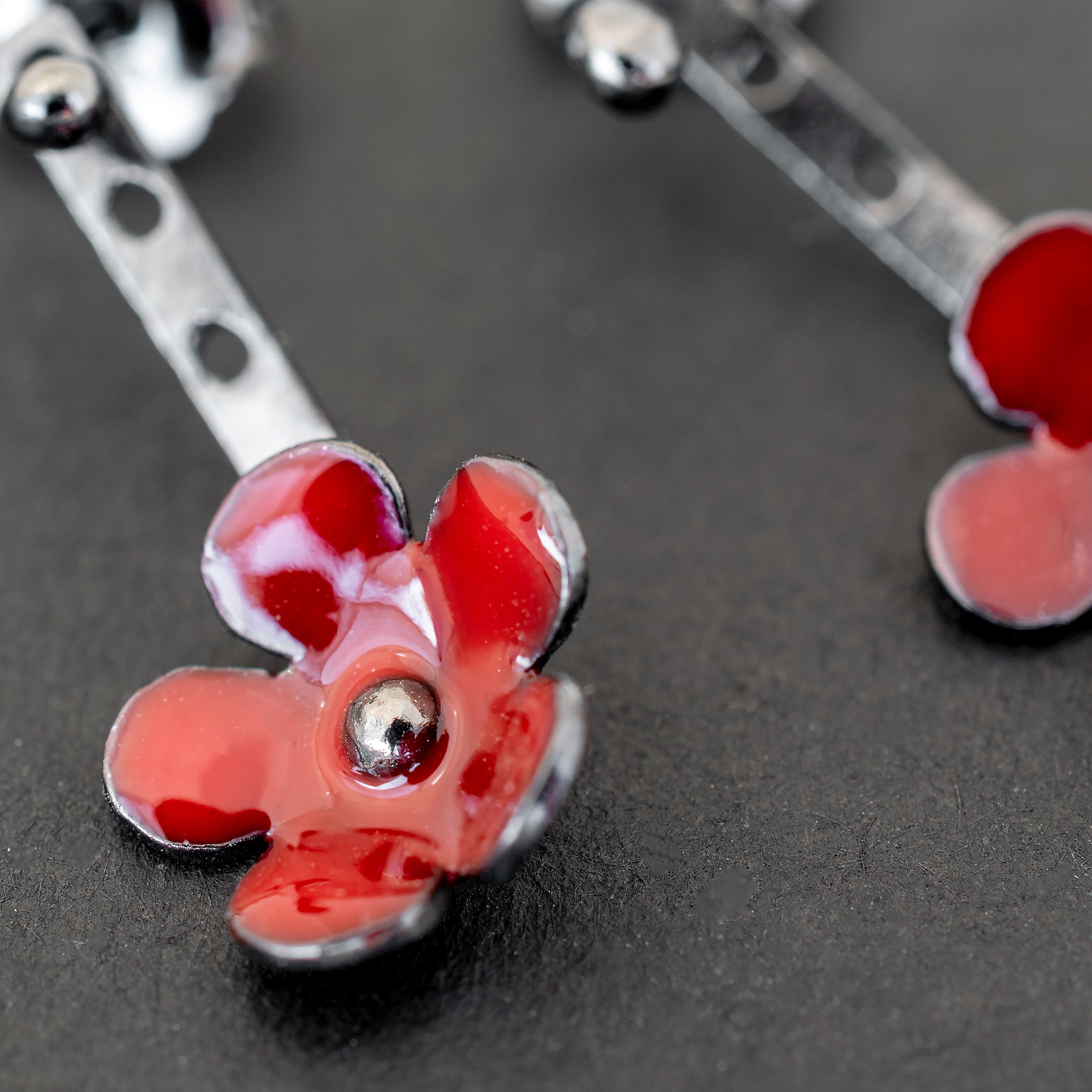 Orecchini a bottone in argento sterling 925 con smalto piccola ciliegia
