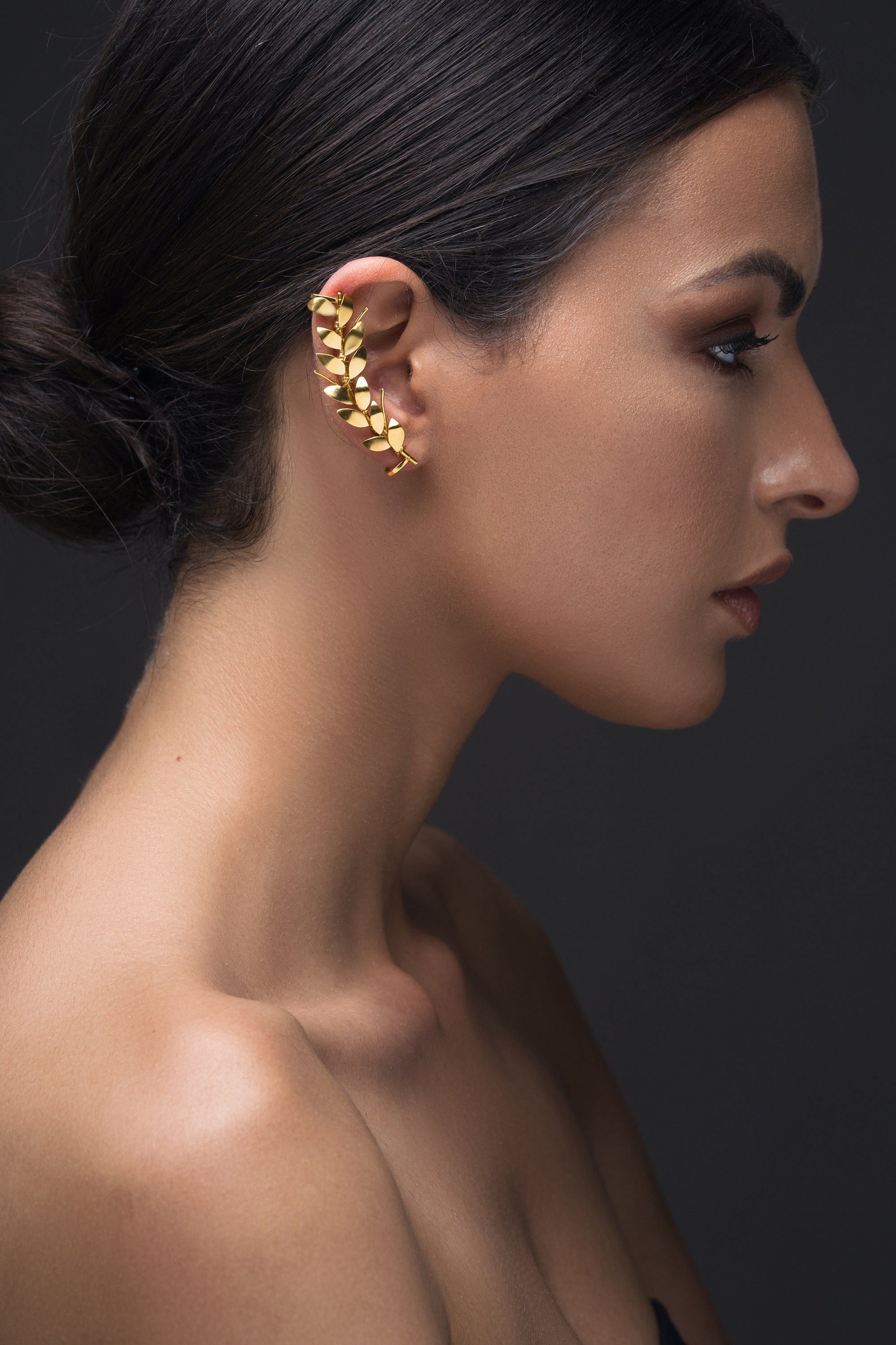 Industrial ear cuff gold - Gold earrings - Trium Jewelry