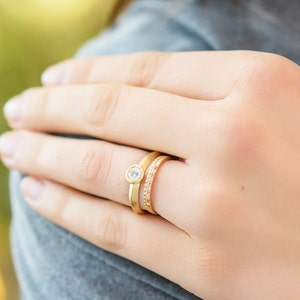 Wedding Ring Set Diamond &Sapphire image 2