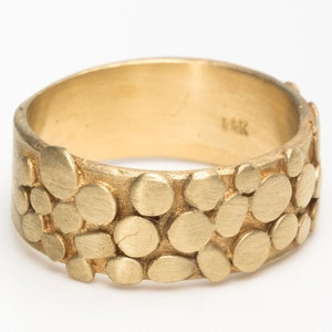 Unique Pebble Gold Wedding Band - 6.1mm Wide Unisex Ring