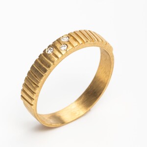 18k Gold Men&#39;s Wedding Band