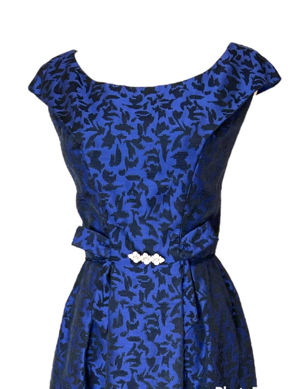 S M 50s 60s Cocktail Dress Blue Black Brocade Abs… - image 3