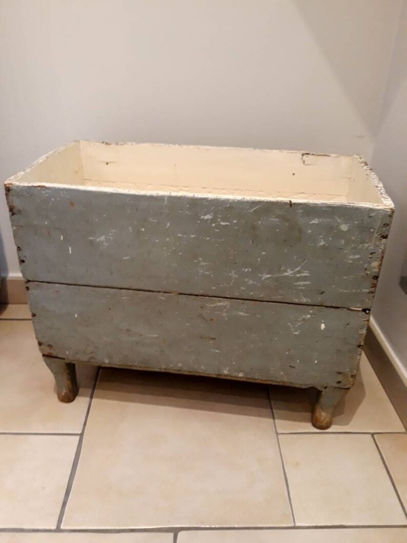 antique toy box